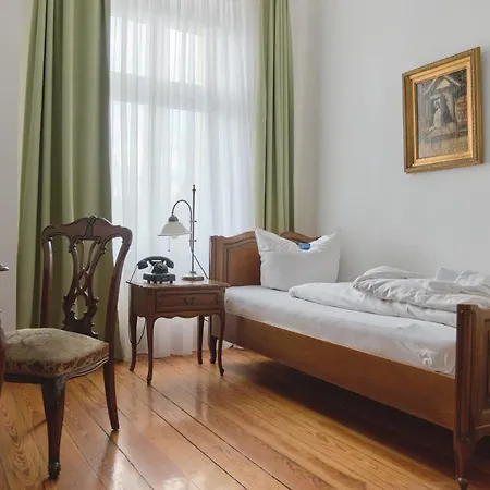 Jahrhunderthotel Otel 3*