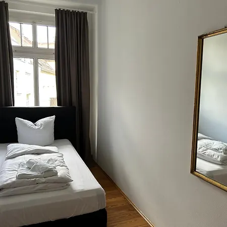 Jahrhunderthotel Otel 3*