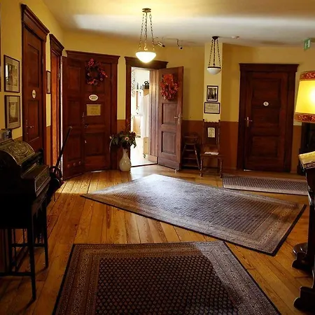 Jahrhunderthotel Otel 3*